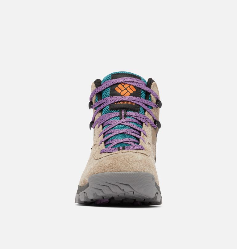 Columbia Women's Newton Ridge™ BC Hiking Boots (Sand)