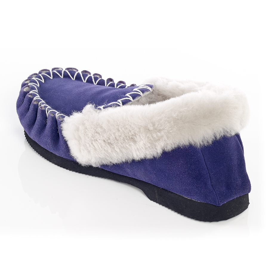 Wild Goose Men's Tassie Sheepskin Moccasin_Purple