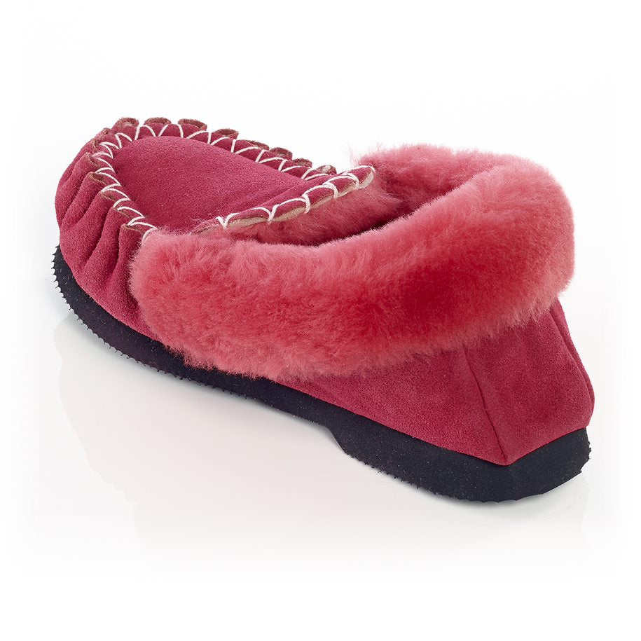 Wild Goose Men's Tassie Sheepskin Moccasin_Red